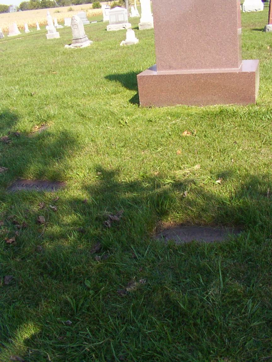 Gravesite Monument of Tilton, Reese and Lamon