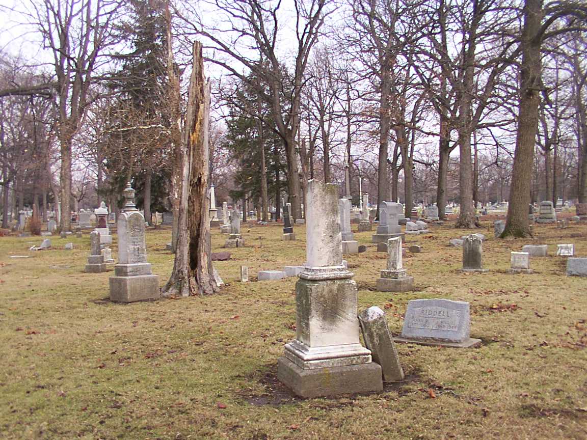 Gravesite of Ward Hill Lamon's Daughters - Julia and Kate - and sister Eliza V.